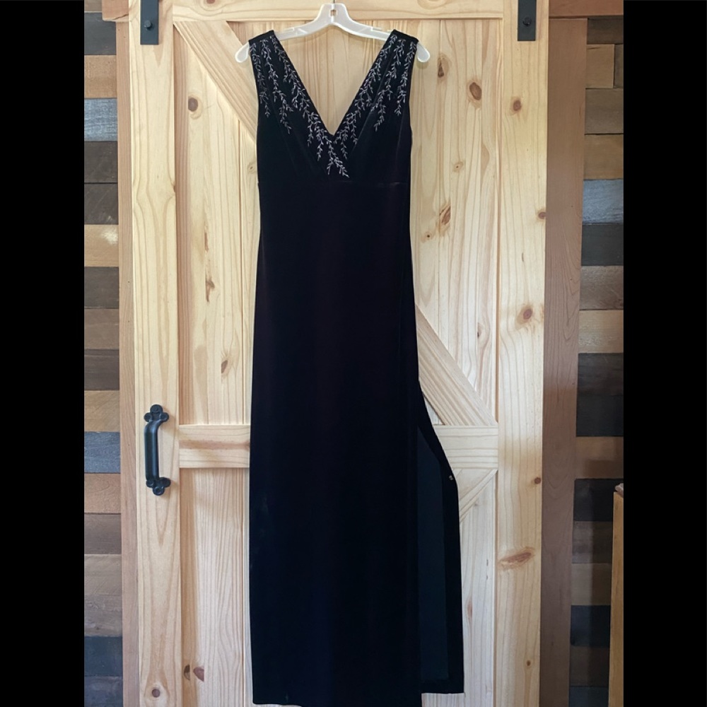 Long black velvet sleeveless elegant dress. Size 12